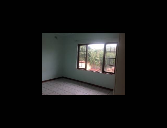2 BEDROOM FLAT TO LET IN UMTENTWENI